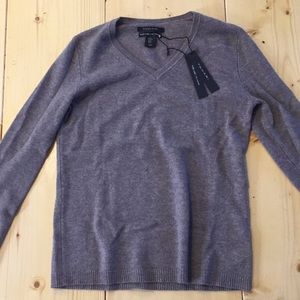 NWT Tahari cashmere sweater